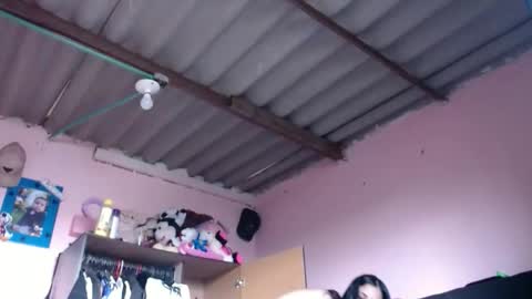 Snapshot of auroa_0785 chatting on June 9, 7:03 pm auroa_0785 online show from June 9, 7:03 pm