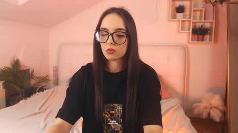 Aurora online show from February 6, 5:40 pm