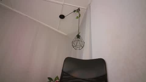 Snapshot of aurora_ath chatting on December 20, 10:38 am Aurora ath online show from December 20, 10:38 am