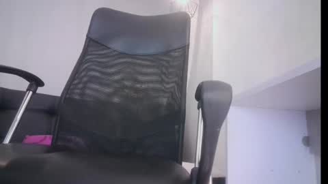 Snapshot of aurora_ath chatting on January 19, 7:15 am Aurora ath online show from January 19, 7:15 am