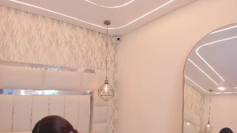 Snapshot of aurora_bellamont chatting on June 18, 1:37 pm Aurora online show from June 18, 1:37 pm