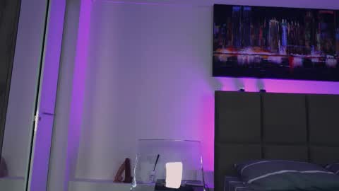 Snapshot of aurora_cherry chatting on October 16, 5:30 am Aurora online show from October 16, 5:30 am