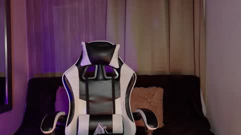 aurora_collins08 online show from November 11, 4:07 pm