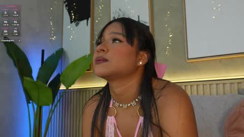 Snapshot of aurora_cruz chatting on May 9, 7:41 pm aurora_cruz online show from May 9, 7:41 pm