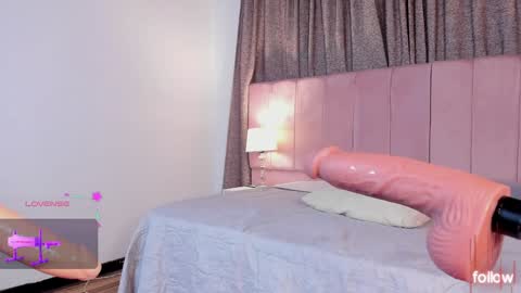 aurora_divine online show from January 8, 11:30 pm