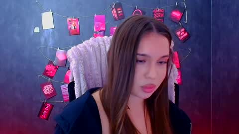 Snapshot of aurora_gibert chatting on July 11, 5:26 pm Aurora online show from July 11, 5:26 pm