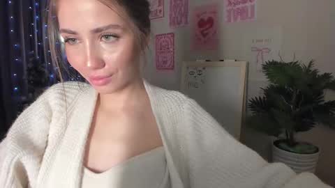 aurora_glow_211 online show from March 6, 12:34 pm