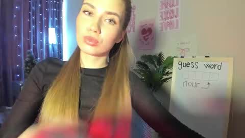 aurora_glow_211 online show from March 12, 12:44 pm