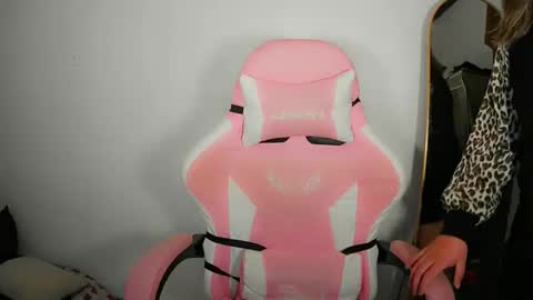 cute online show from September 26, 4:16 am