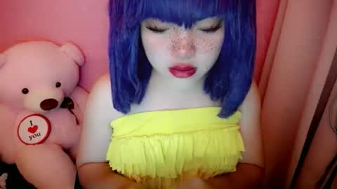 Snapshot of aurora_more chatting on May 22, 9:42 pm cute online show from May 22, 9:42 pm