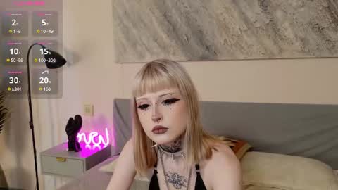 Snapshot of aurora_radiance chatting on July 2, 8:20 am Serena online show from July 2, 8:20 am
