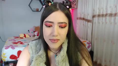 Snapshot of aurora_shy_ chatting on December 30, 9:19 pm Aurora online show from December 30, 9:19 pm