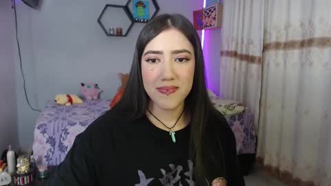 Snapshot of aurora_shy_ chatting on January 24, 7:19 am Aurora online show from January 24, 7:19 am