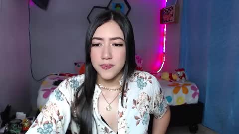 Snapshot of aurora_shy_ chatting on September 10, 6:46 am Aurora online show from September 10, 6:46 am