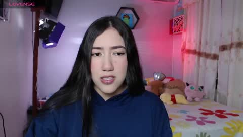 Snapshot of aurora_shy_ chatting on April 12, 10:15 pm Aurora online show from April 12, 10:15 pm