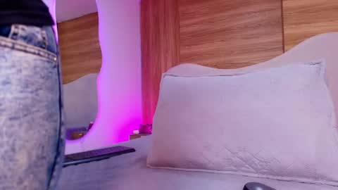 Snapshot of auroraa_miller chatting on May 12, 3:03 am auroraa_miller online show from May 12, 3:03 am