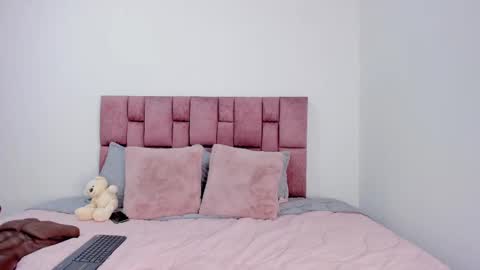 Snapshot of auroradurand chatting on February 28, 9:44 pm ...  ... online show from February 28, 9:44 pm