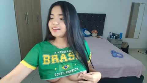 Snapshot of aurorafiore chatting on May 14, 1:34 am Aurora online show from May 14, 1:34 am