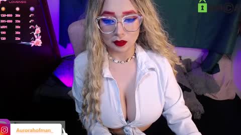 Snapshot of aurorahoffman chatting on March 6, 2:51 am Aurora online show from March 6, 2:51 am