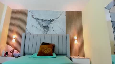 Snapshot of auroramartin2 chatting on October 24, 7:43 pm auroramartin2 online show from October 24, 7:43 pm