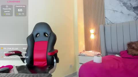 Snapshot of auroramartin2 chatting on November 23, 12:54 am auroramartin2 online show from November 23, 12:54 am