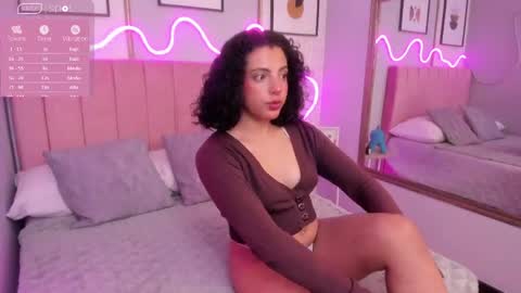 Snapshot of auroramillss chatting on May 6, 3:02 am Mariana online show from May 6, 3:02 am