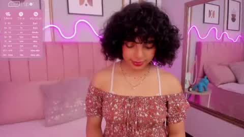Snapshot of auroramillss chatting on May 12, 3:03 am Mariana online show from May 12, 3:03 am