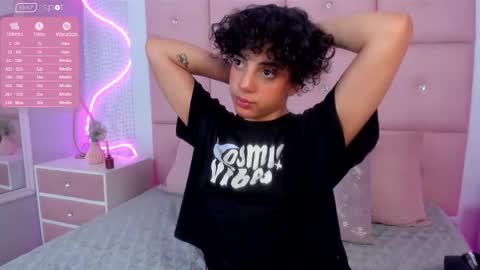 Snapshot of auroramillss chatting on May 22, 3:57 am Mariana online show from May 22, 3:57 am