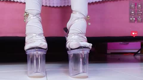 Aurora online show from December 15, 1:48 pm