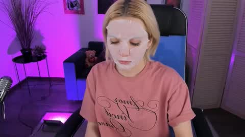 aurorawrenfield online show from January 8, 12:46 am