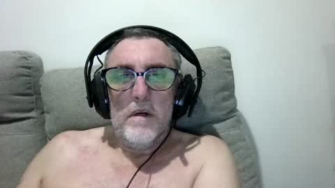 Snapshot of aussie_ozzie chatting on June 22, 7:49 am aussie_ozzie online show from June 22, 7:49 am