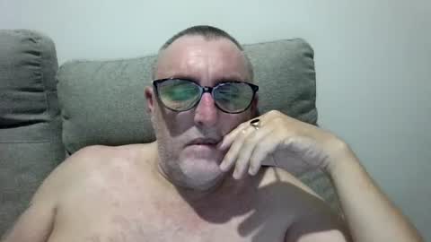 Snapshot of aussie_ozzie chatting on July 5, 10:00 am aussie_ozzie online show from July 5, 10:00 am