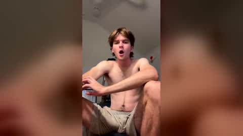 aussieboyethan online show from March 4, 3:56 am