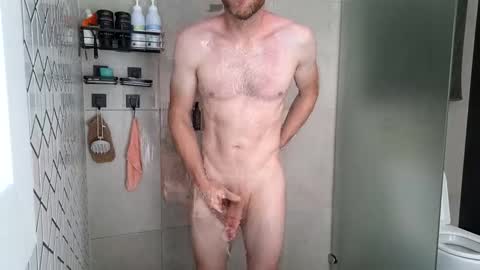 Snapshot of aussieweapon chatting on October 22, 10:53 pm Nick online show from October 22, 10:53 pm