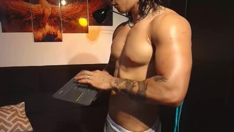 Snapshot of austiin_haze chatting on November 10, 9:25 pm Austin online show from November 10, 9:25 pm