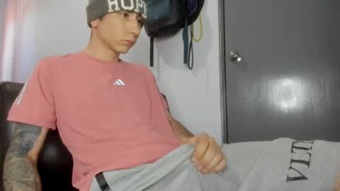 Snapshot of austin1119a chatting on January 18, 5:15 pm austin1119a online show from January 18, 5:15 pm