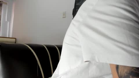 Snapshot of austin1119a chatting on September 9, 6:18 pm austin1119a online show from September 9, 6:18 pm