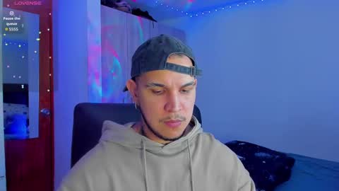 A online show from September 30, 9:31 pm