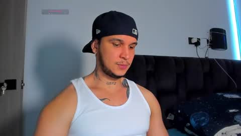 Snapshot of austin_curry chatting on June 23, 8:40 pm A online show from June 23, 8:40 pm