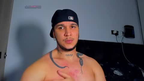 Snapshot of austin_curry chatting on June 24, 10:03 am A online show from June 24, 10:03 am