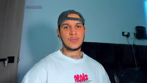 Snapshot of austin_curry chatting on June 24, 10:31 pm A online show from June 24, 10:31 pm