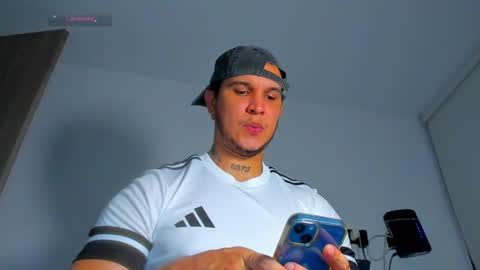 Snapshot of austin_curry chatting on July 18, 11:52 pm A online show from July 18, 11:52 pm