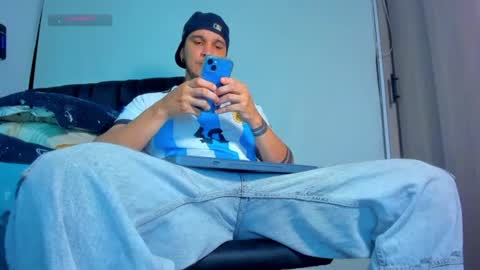 Snapshot of austin_curry chatting on July 20, 12:36 am A online show from July 20, 12:36 am
