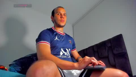 Snapshot of austin_curry chatting on July 23, 12:57 am A online show from July 23, 12:57 am