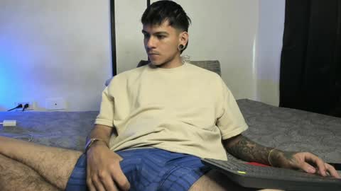 Snapshot of austin_falcon chatting on December 5, 9:06 pm Austin online show from December 5, 9:06 pm