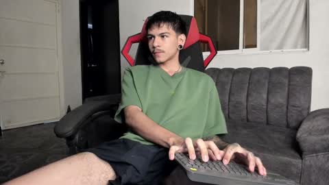 Snapshot of austin_falcon chatting on January 10, 1:52 pm Austin online show from January 10, 1:52 pm