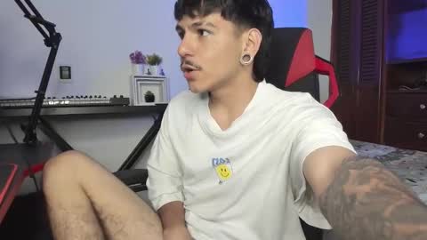 Snapshot of austin_falcon chatting on October 14, 7:03 pm Austin online show from October 14, 7:03 pm