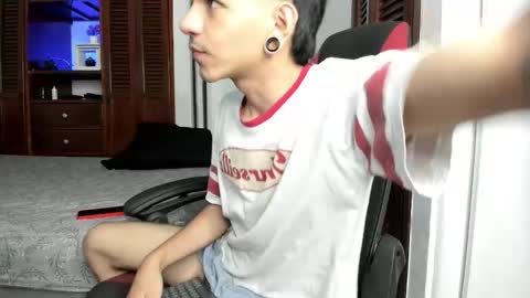 Snapshot of austin_falcon chatting on November 11, 2:17 pm Austin online show from November 11, 2:17 pm