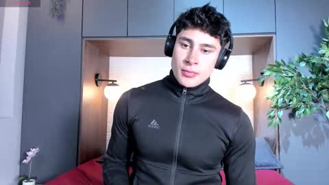 Austin  online show from February 4, 8:03 pm