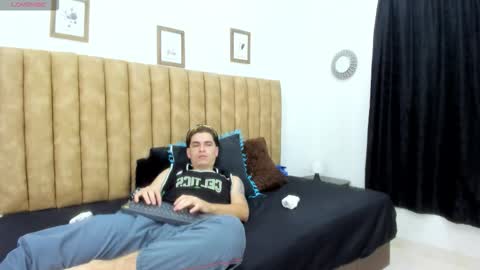 Snapshot of austinprrr chatting on December 2, 1:28 pm austinprrr online show from December 2, 1:28 pm